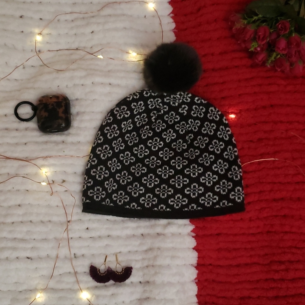 Vera Bradley pompom hat in Concerto